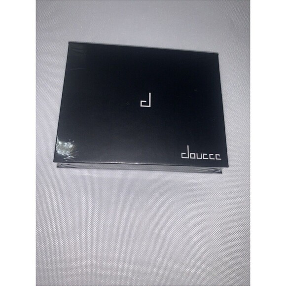 Doucce On The Go Palette - 4 Eyeshadows; 1 Highlighter; 1 Blush - SEALED Package - Picture 1 of 8
